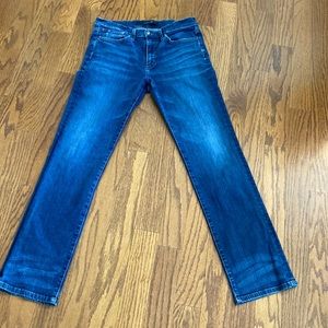 Joe’s Jeans the Farrell classic stretch denim 33 x 32 like new